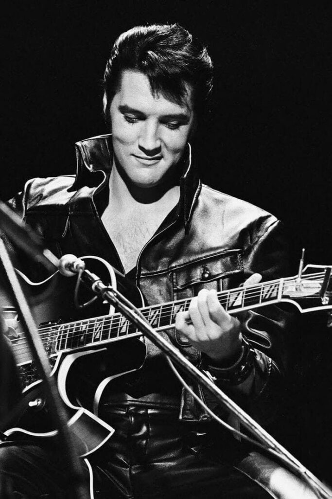 Elvis Presley / Fonte: Pinterest